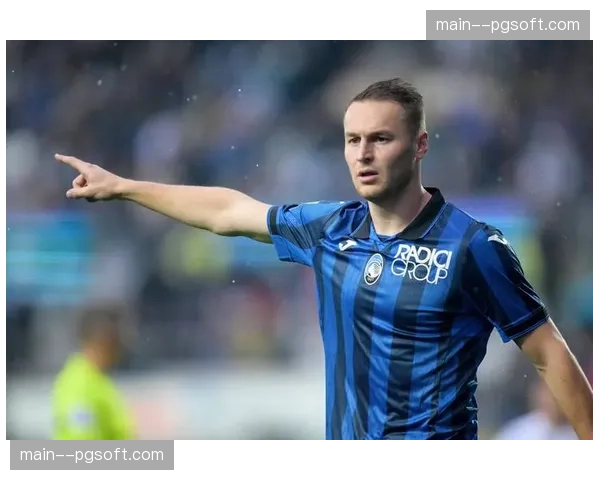 转会市场：布莱顿边锋三笘薰成为多家豪门夏窗目标，转会传闻再起。